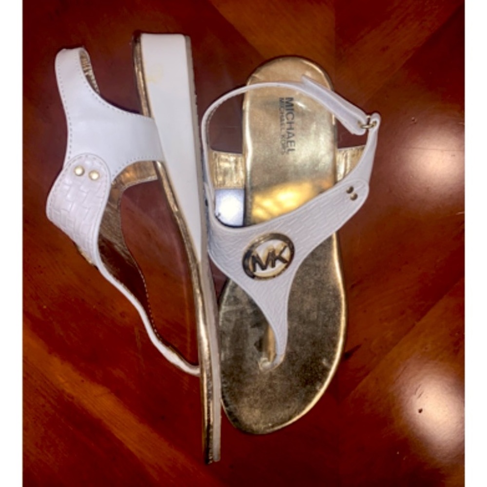 Michael Kors slight wedge sandals Women’s size 4 - Picture 2 of 2